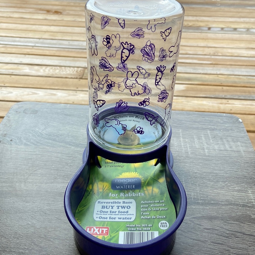 Feeder or‎ watered